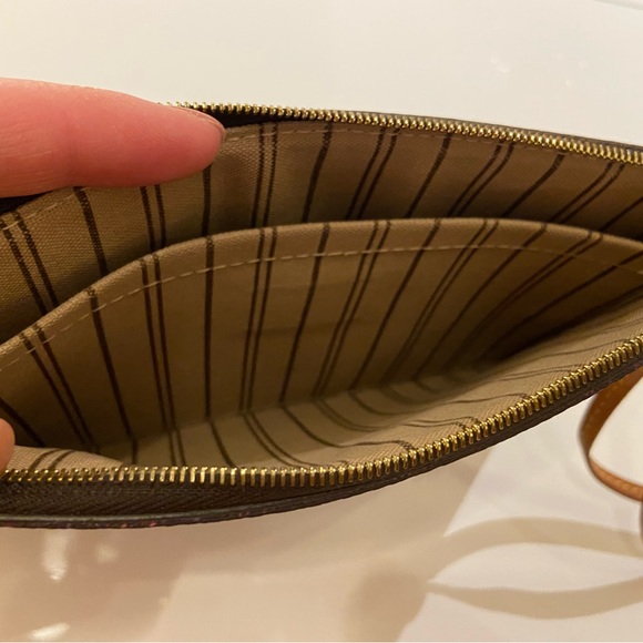 Authentic Louis Vuitton Pochette - Picture 2 of 13